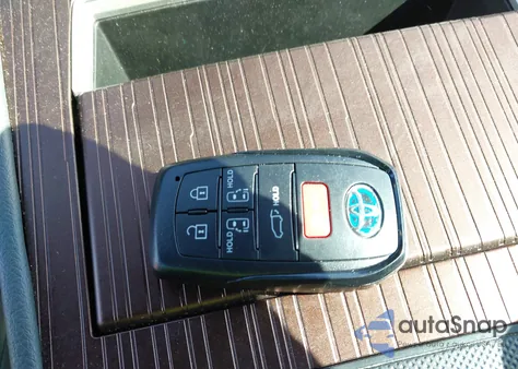 2024 Toyota Sienna Xle from USA, damaged, VIN 5TDYRKEC1RS190859